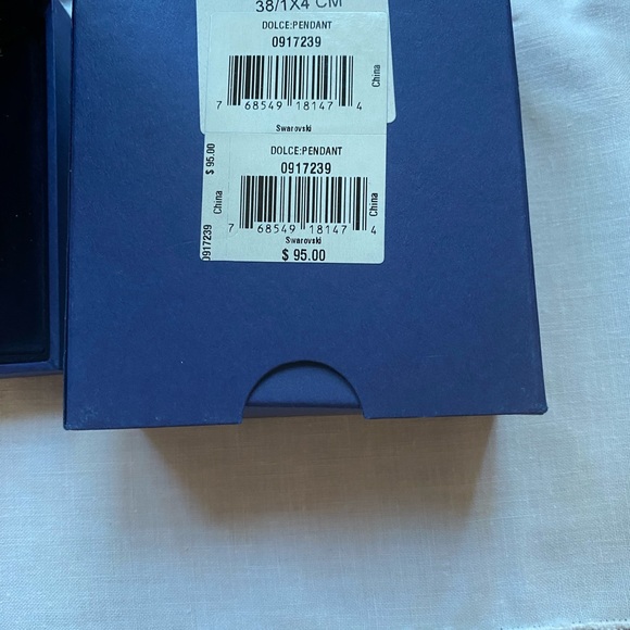 Swarovski black crystal necklace New with tags and in box - Picture 2 of 2